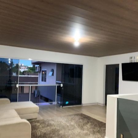 Hostel Come Home جوينفيل المظهر الخارجي الصورة